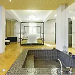 Chambers'n Charm Boutique Bed & Breakfast