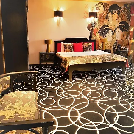 Chambers'n Charm Boutique Bed & Breakfast