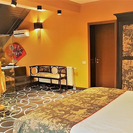 Chambers'n Charm Boutique Bed & Breakfast 4*