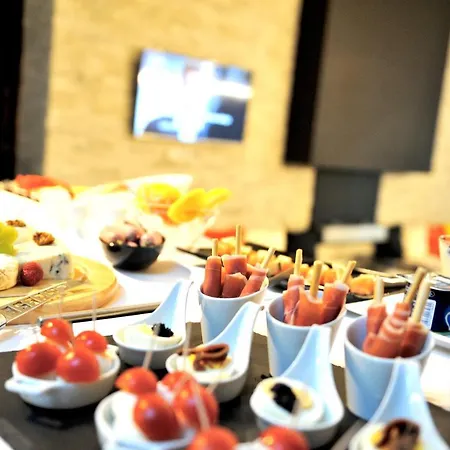 Chambers'n Charm Boutique Брашов