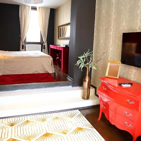 Bed & Breakfast Chambers'n Charm Boutique 4*