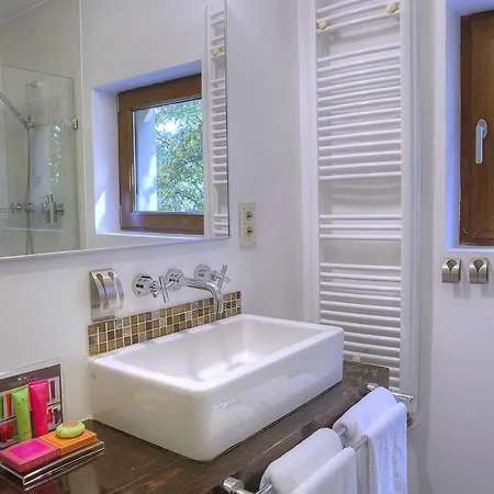 Bed & Breakfast Chambers'n Charm Boutique
