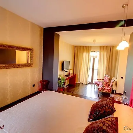 Chambers'n Charm Boutique Bed and Breakfast