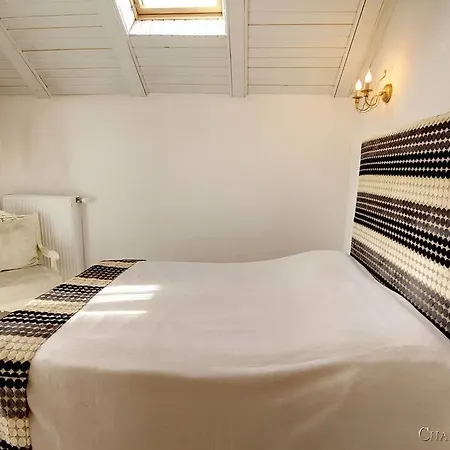 Chambers'n Charm Boutique 4*
