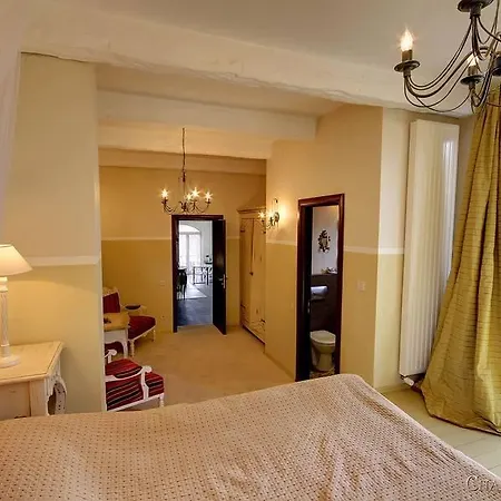 Chambers'n Charm Boutique Bed and Breakfast