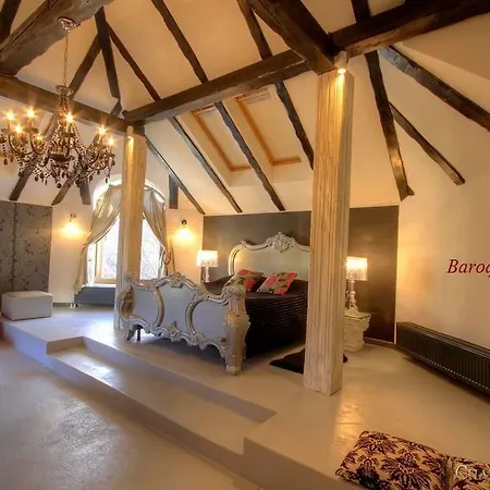 Chambers'n Charm Boutique 4* Брашов