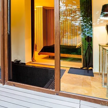 Chambers'n Charm Boutique Bed and Breakfast 4*