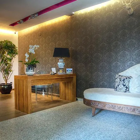 Bed & Breakfast Chambers'n Charm Boutique
