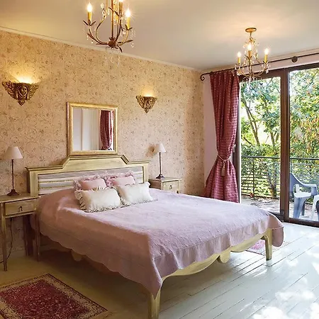 Bed & Breakfast Chambers'n Charm Boutique 4*