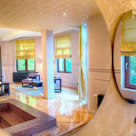 Bed & Breakfast Chambers'n Charm Boutique 4*