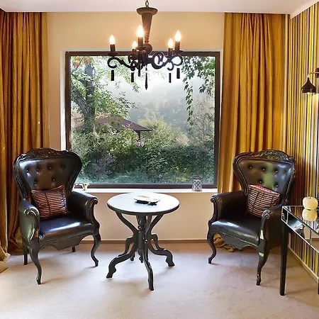 Bed & Breakfast Chambers'n Charm Boutique