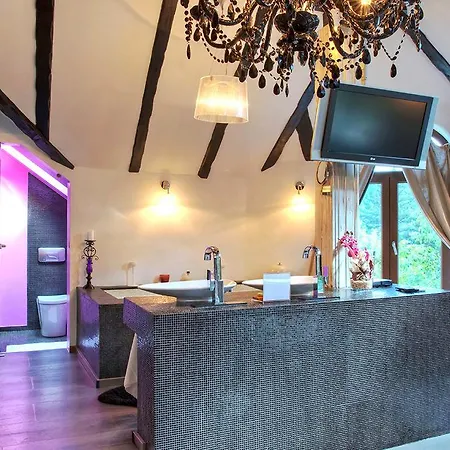 Bed & Breakfast Chambers'n Charm Boutique 4*