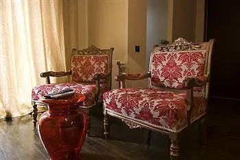 Chambers'n Charm Boutique Bed & Breakfast