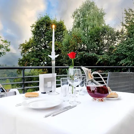 Chambers'n Charm Boutique 4*