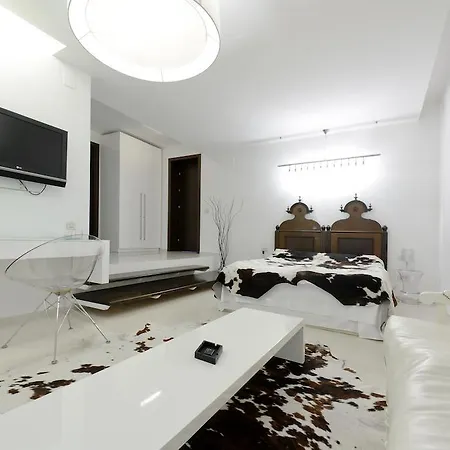 Bed and Breakfast Chambers'n Charm Boutique