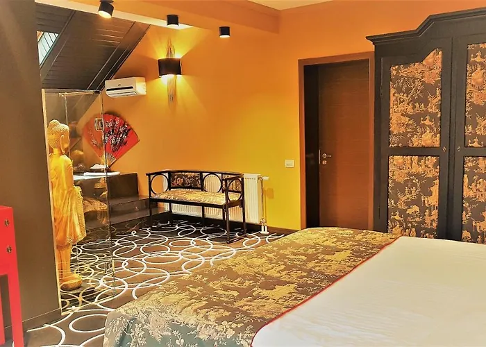 Chambers'n Charm Boutique Bed & Breakfast 4*