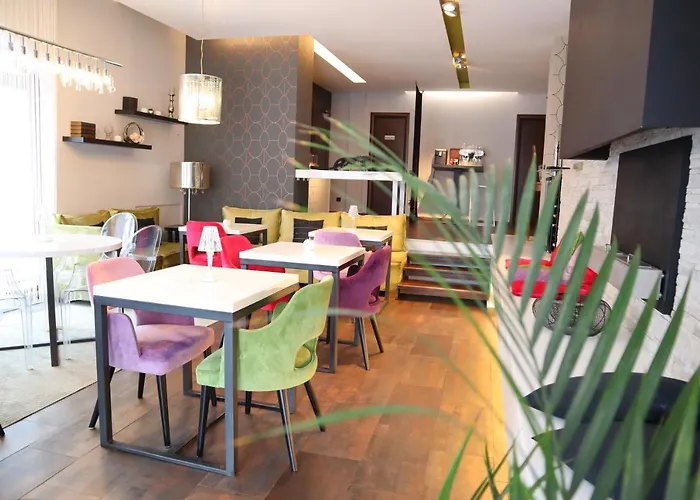 Chambers'n Charm Boutique