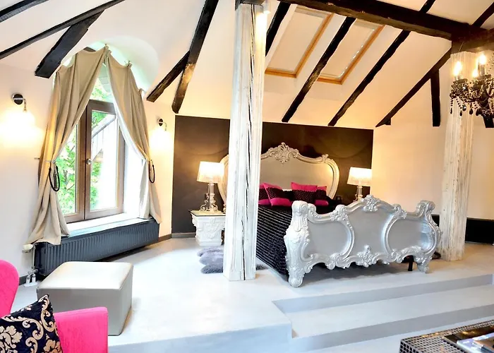 Bed & Breakfast Chambers'n Charm Boutique 4*