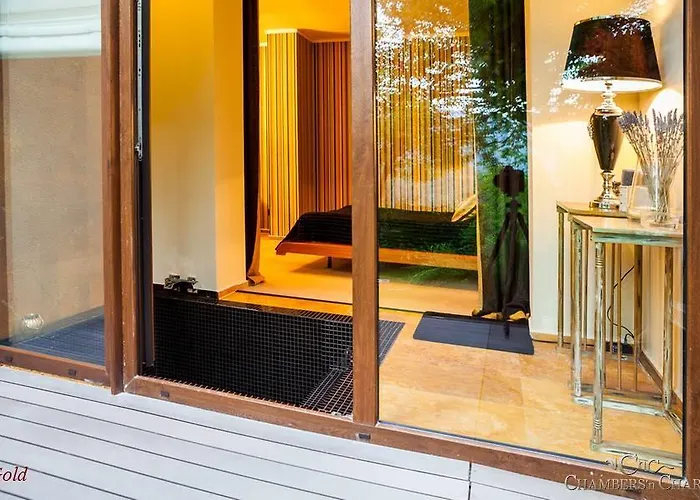 Chambers'n Charm Boutique Bed & Breakfast 4*