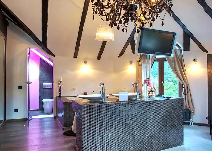 Alojamento de Acomodação e Pequeno-almoço Chambers'n Charm Boutique 4*