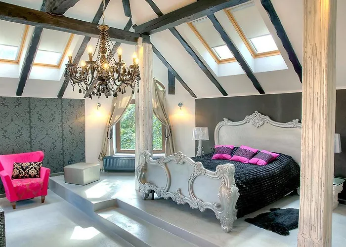 ベッド・アンド・ブレックファスト Chambers'n Charm Boutique ブラショフ