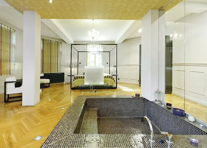 Chambers'n Charm Boutique Bed & Breakfast